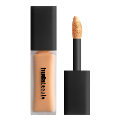 HUDA BEAUTY